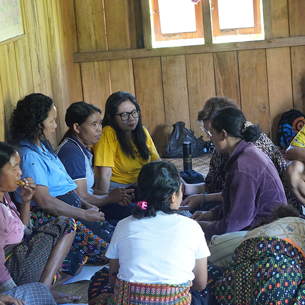 Exploring weaving as a matrilineal knowledge form, a means of storytelling and protest 