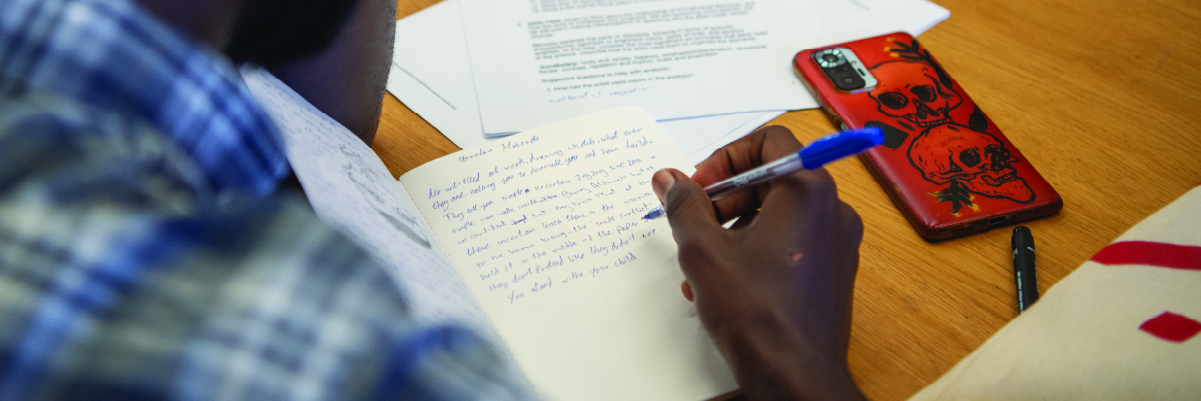 اكتبوا قصيدتكم 