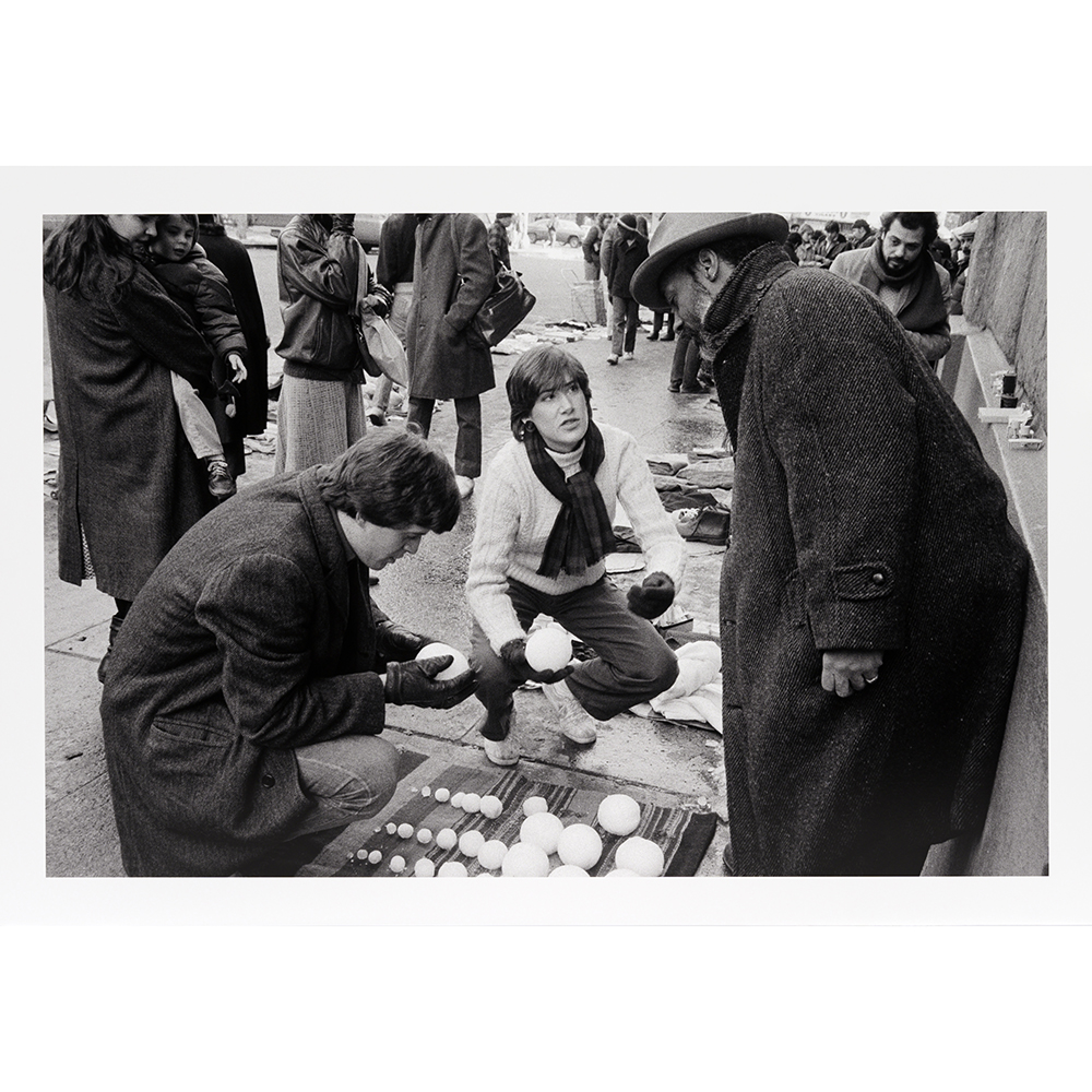 David Hammons, Bliz-aard Ball Sale II
