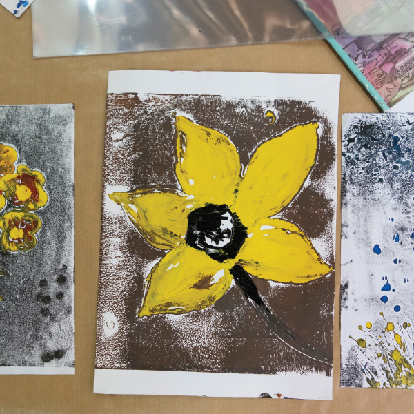 استكشفوا فن الإسقاط الضوئي على الجدران