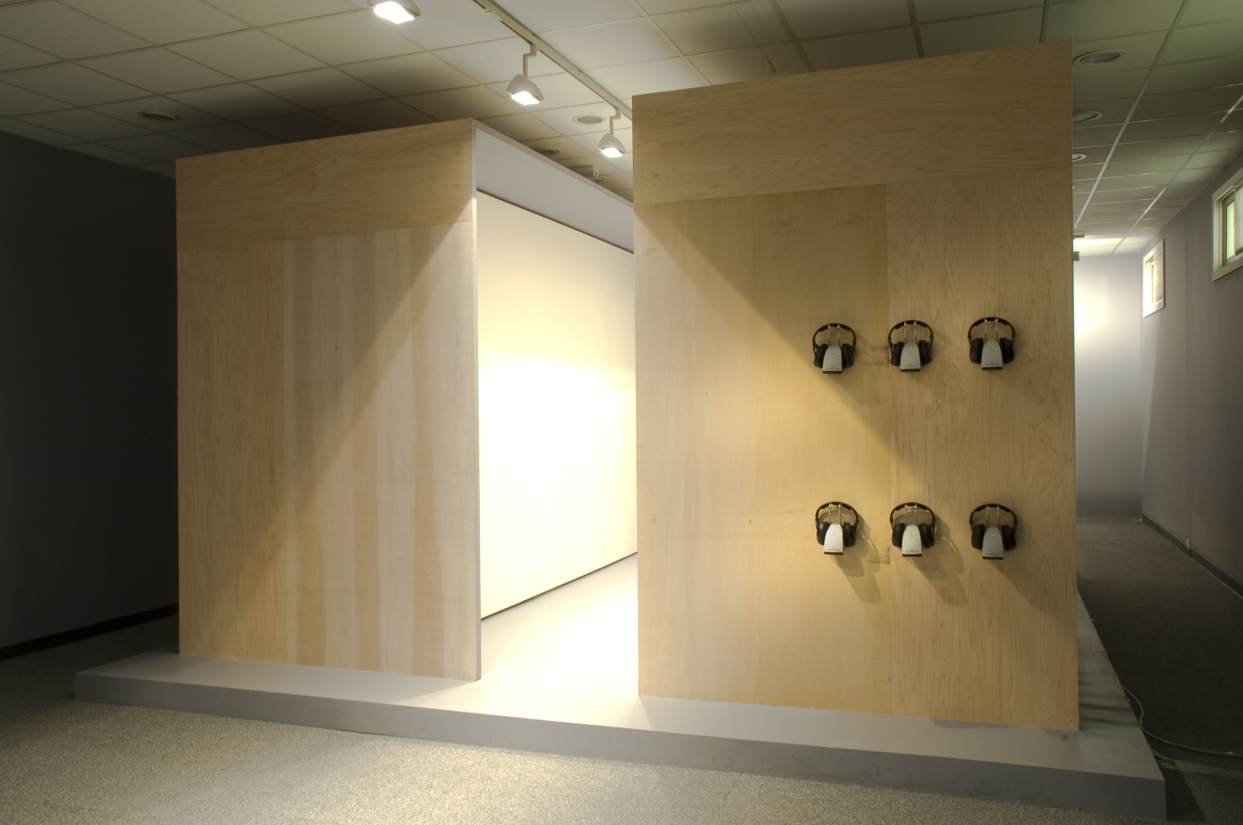 هذه إشارة لأولئك الذين يتأملون