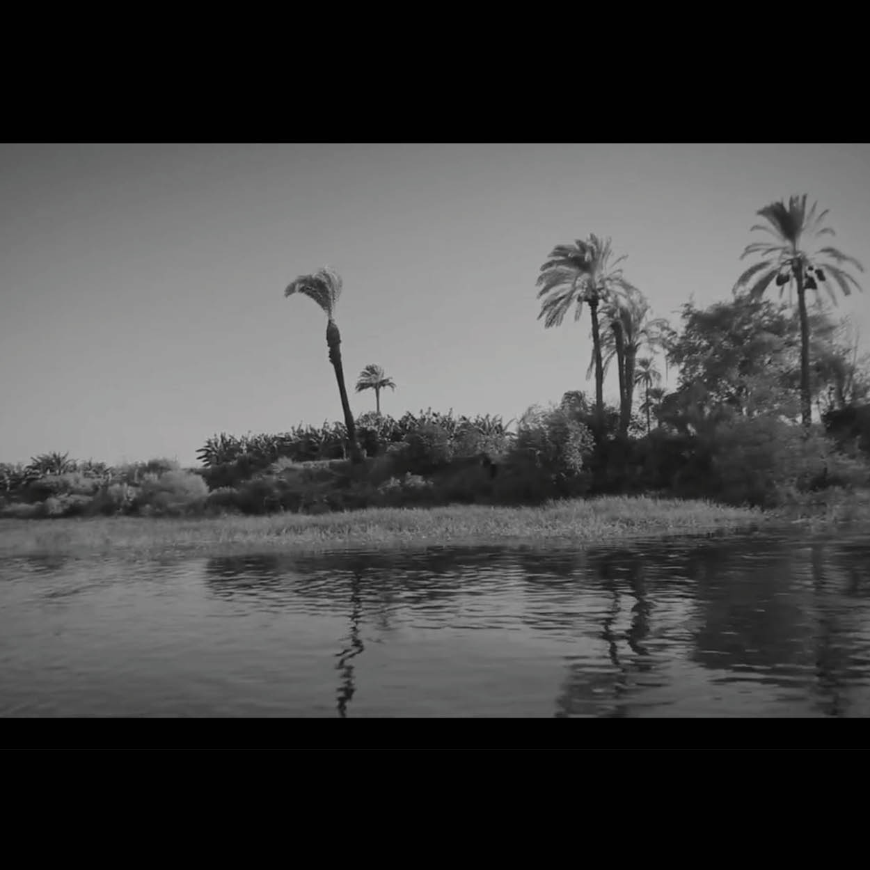 العرابة المدفونة