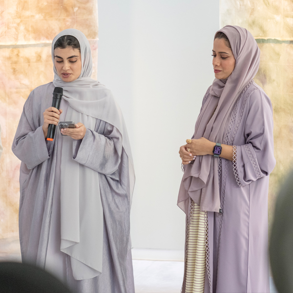 جولة حوارية استقصائية: معرض “دائرة حائرة”