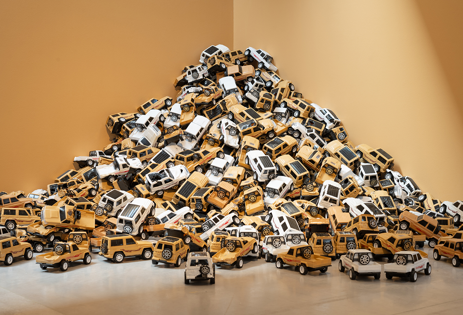 عهد العمودي: قبلة شمس