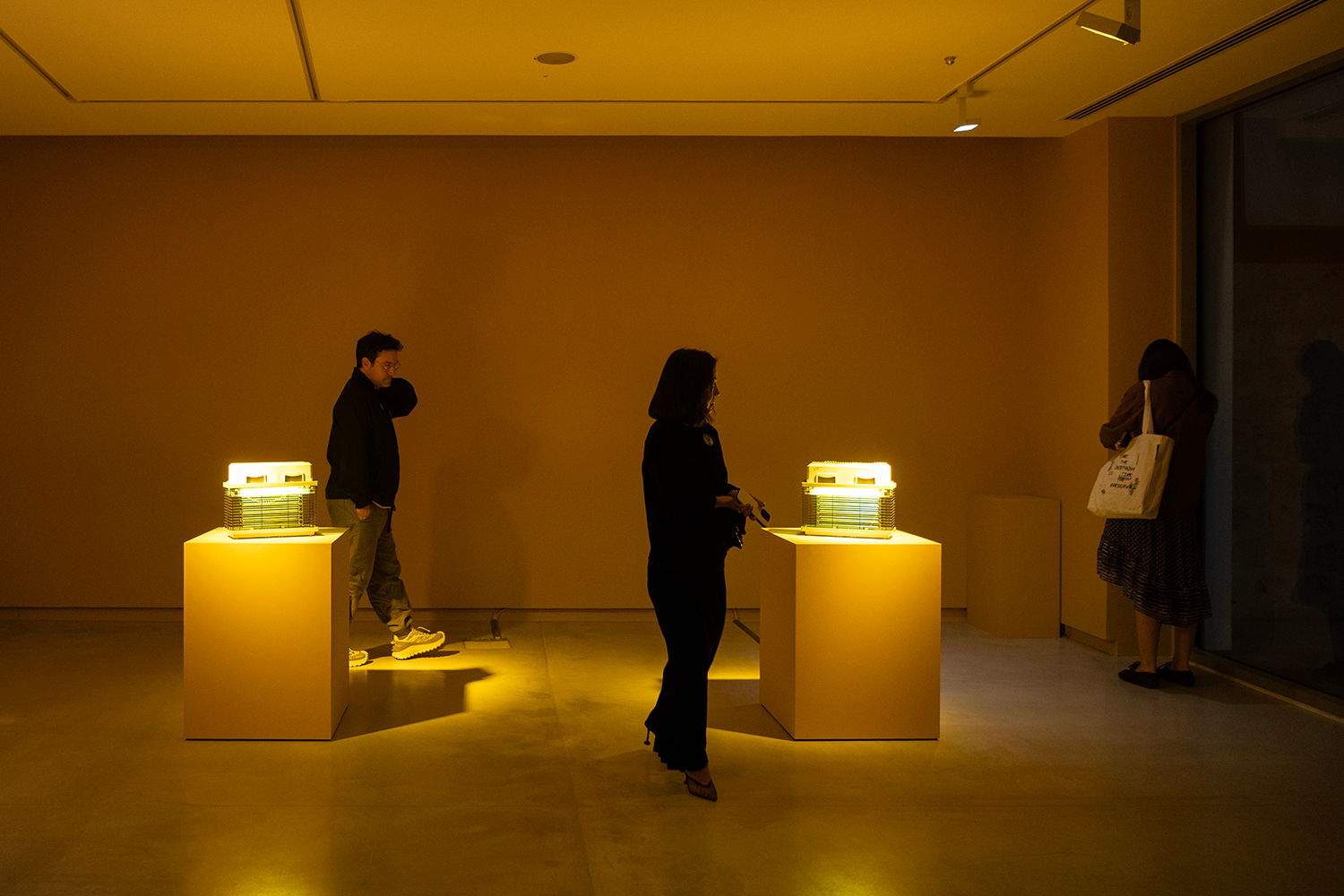 عهد العمودي: قبلة شمس